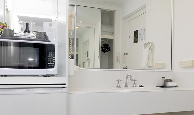 islander Excutive family room kitchen:vanity